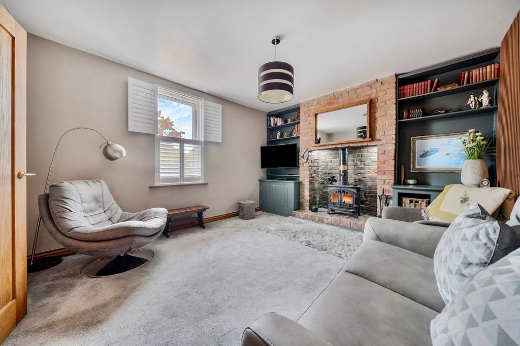 Property photo 2 of 25 Living Room