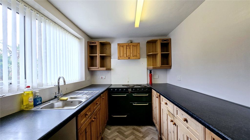 Property photo 3 of 20 Picture No. 01
