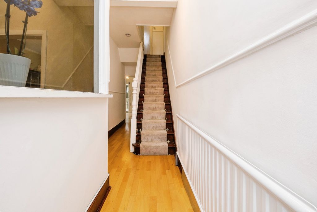 Property photo 2 of 19 Pbox-Img.Jpg