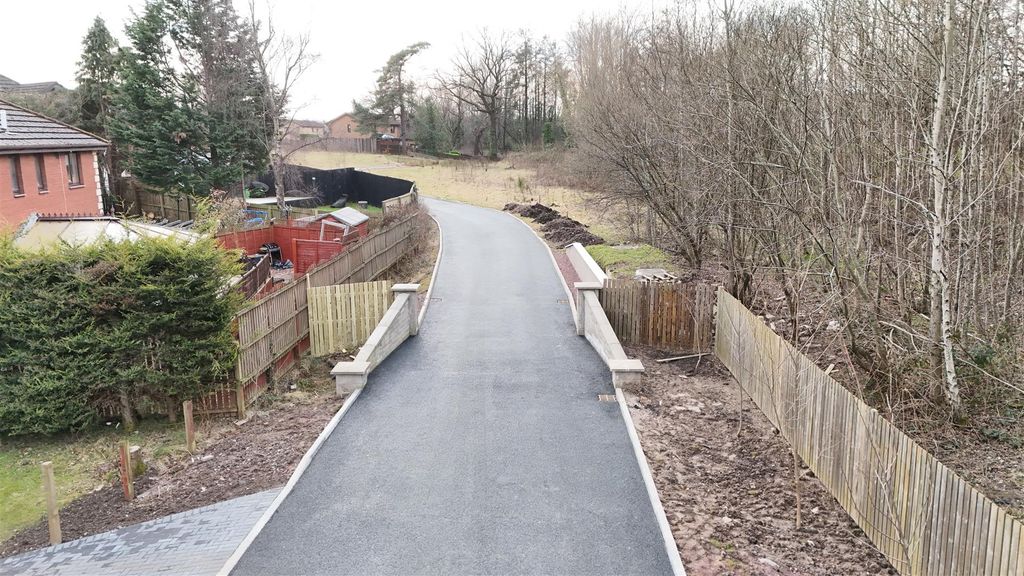 Property photo 3 of 10 Entrance