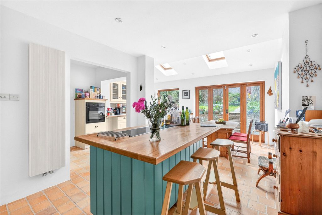 Property photo 2 of 23 Picture No. 19