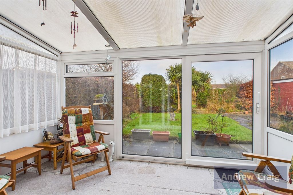 Property photo 3 of 22 Conservatory