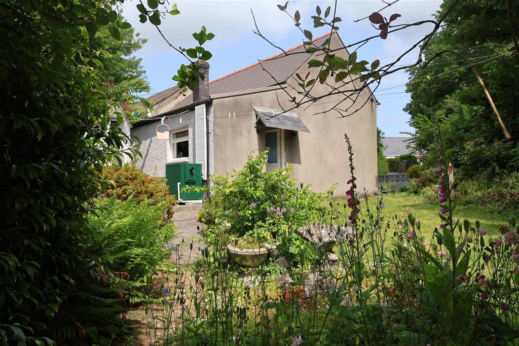Property photo 2 of 10 Location