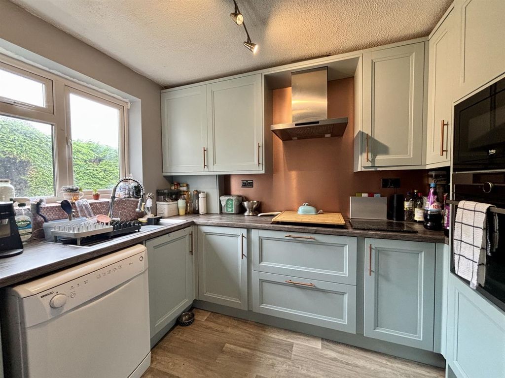 Property photo 2 of 16 Kitchen 1.Jpg