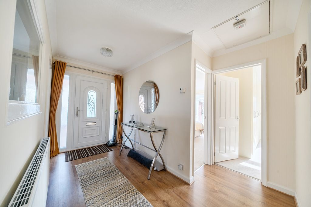 Property photo 3 of 16 Entrance Hallway