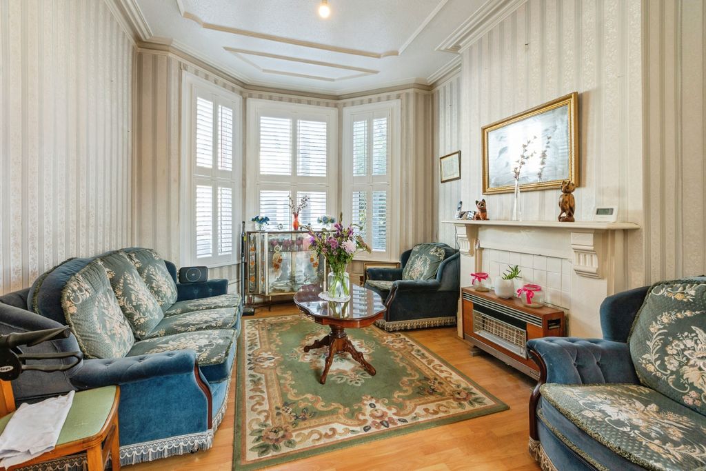 Property photo 2 of 18 Reception Room