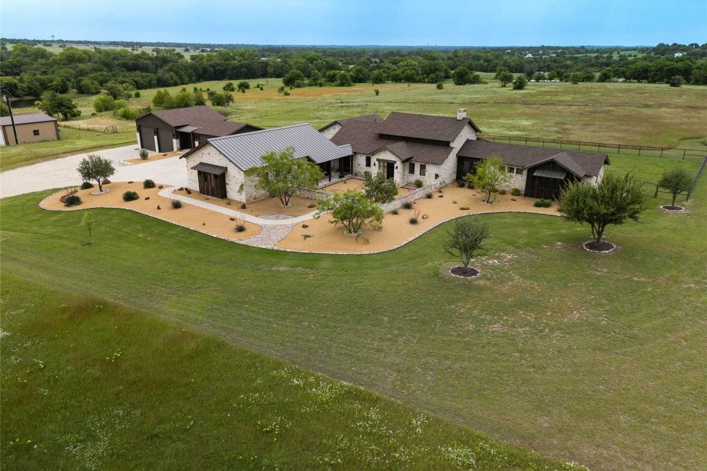 Property photo 1 of 31