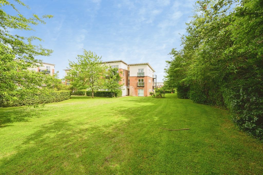 Property photo 1 of 10 Picture No. 12