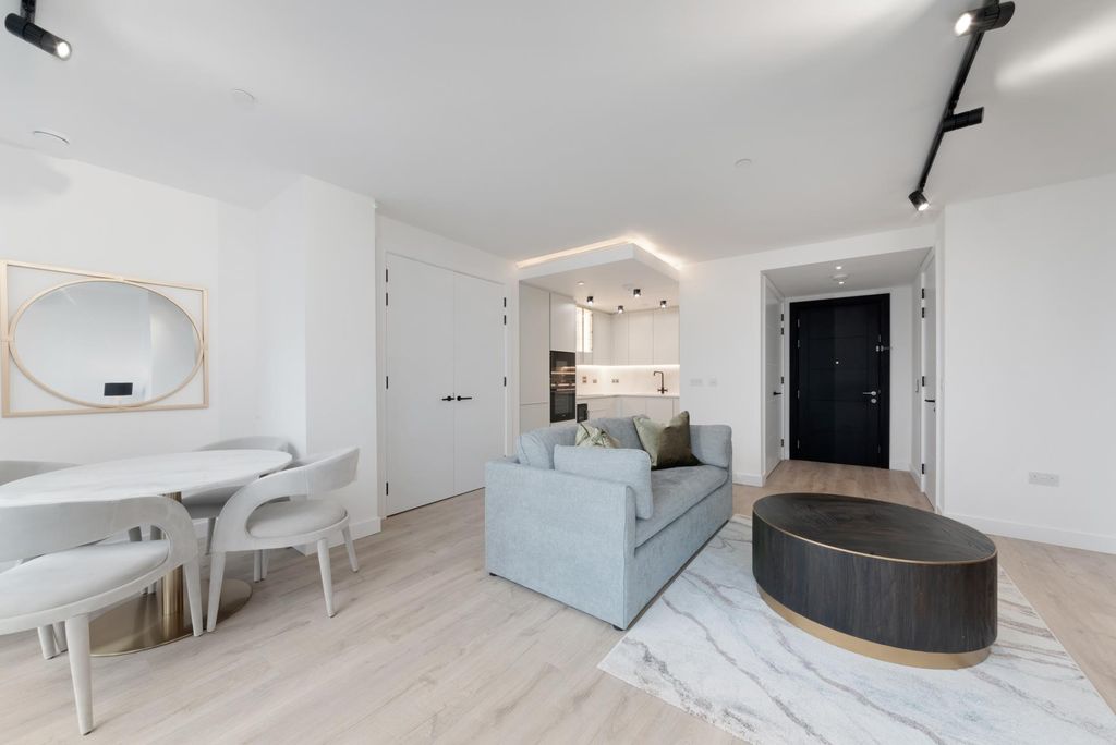 Property photo 3 of 22