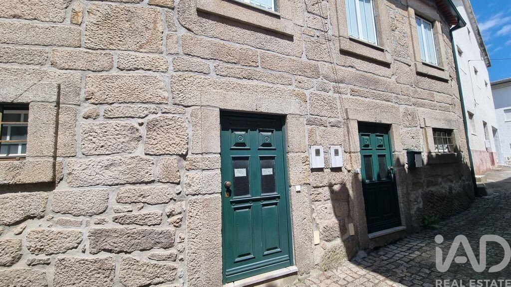 Property photo 2 of 40