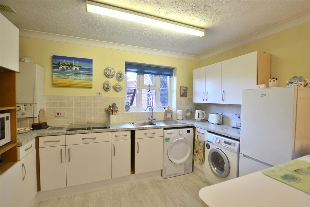 Property photo 3 of 16 Kitchen.Jpg