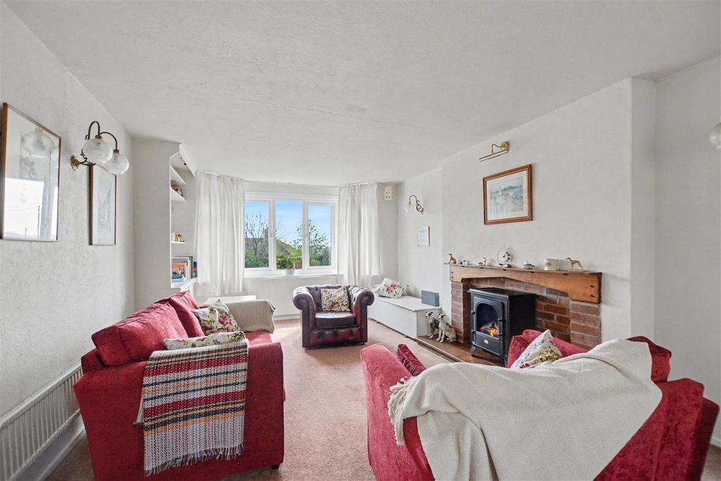 Property photo 2 of 27 Lounge/Diner