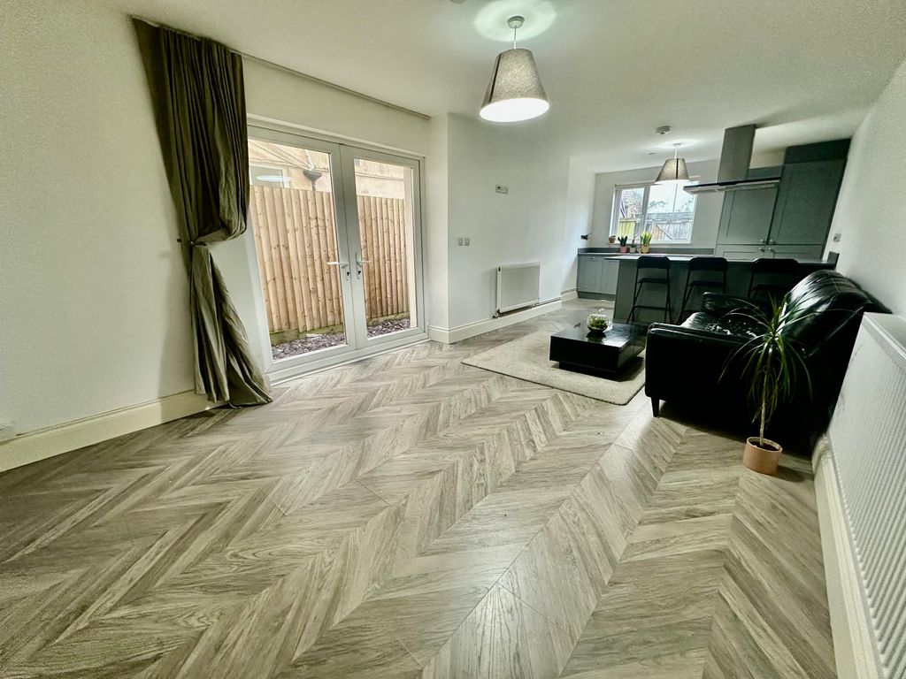 Property photo 2 of 22