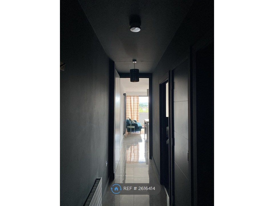 Property photo 1 of 22 Entrance