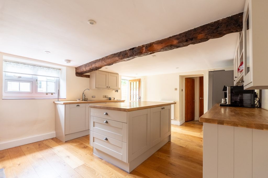 Property photo 1 of 21 Dsc04389-Hdr-2
