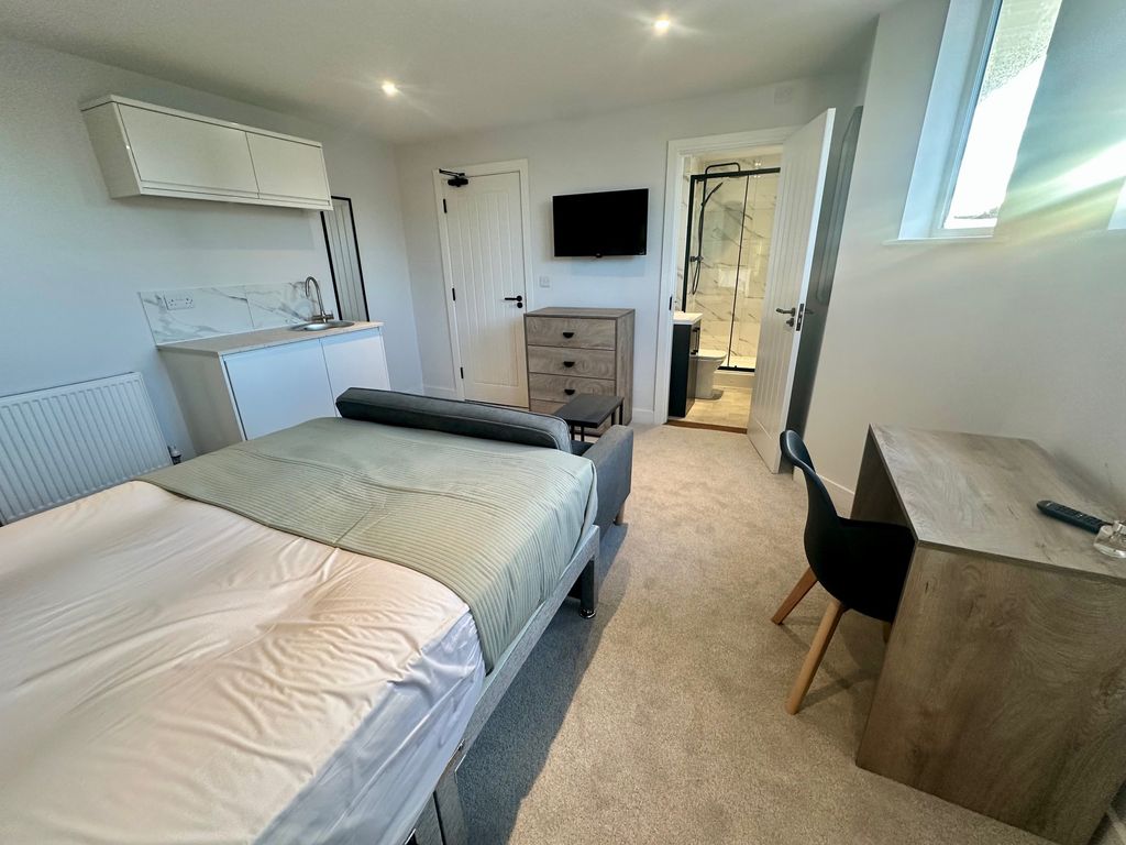 Property photo 3 of 16 Image