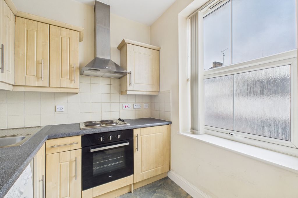 Property photo 3 of 6 Kitchen