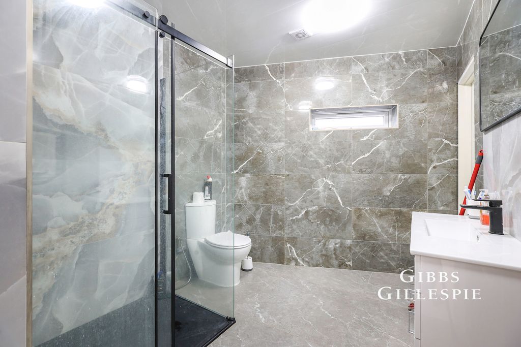 Property photo 2 of 18 Photo