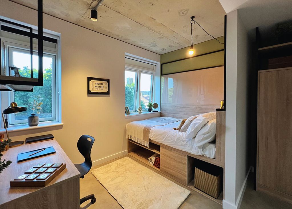 Property photo 1 of 17 Bedroom