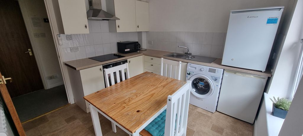 Property photo 2 of 18 Kitchen