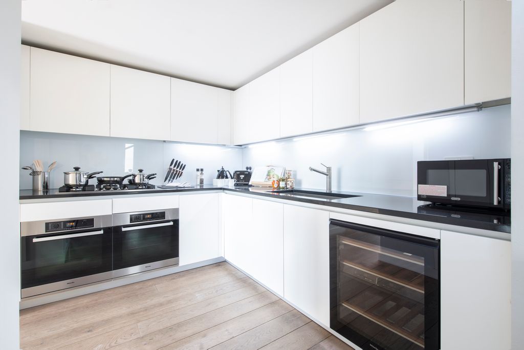 Property photo 2 of 21