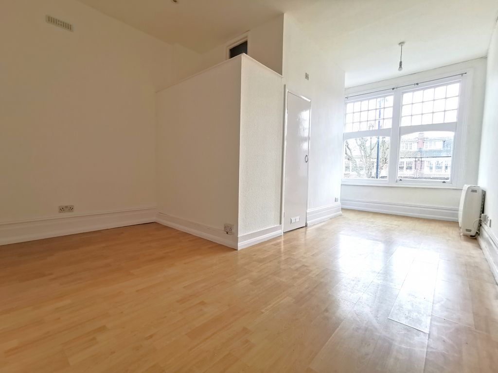 Property photo 1 of 7 Studio