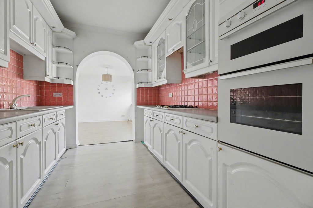 Property photo 3 of 13 Gallery