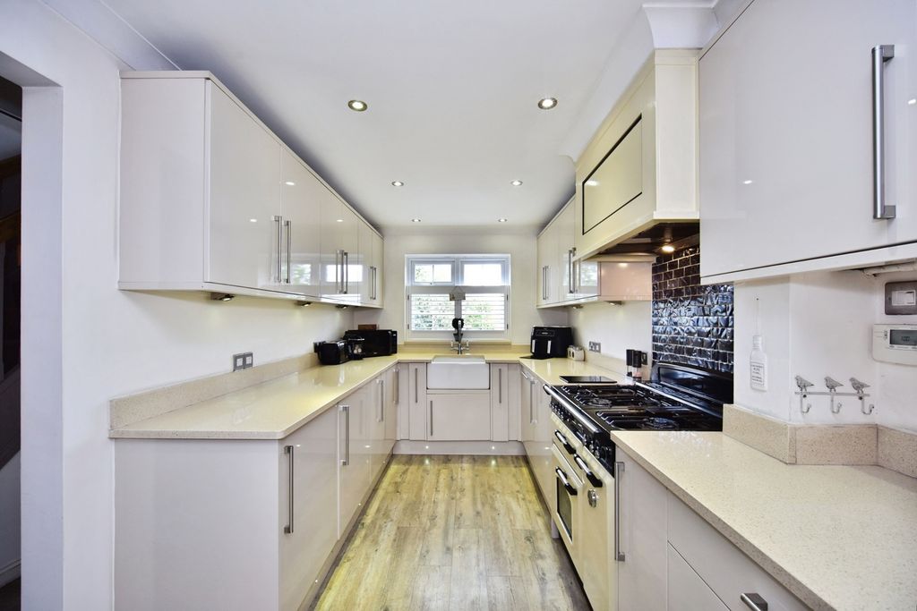 Property photo 2 of 19 Pbox-Img.Jpg