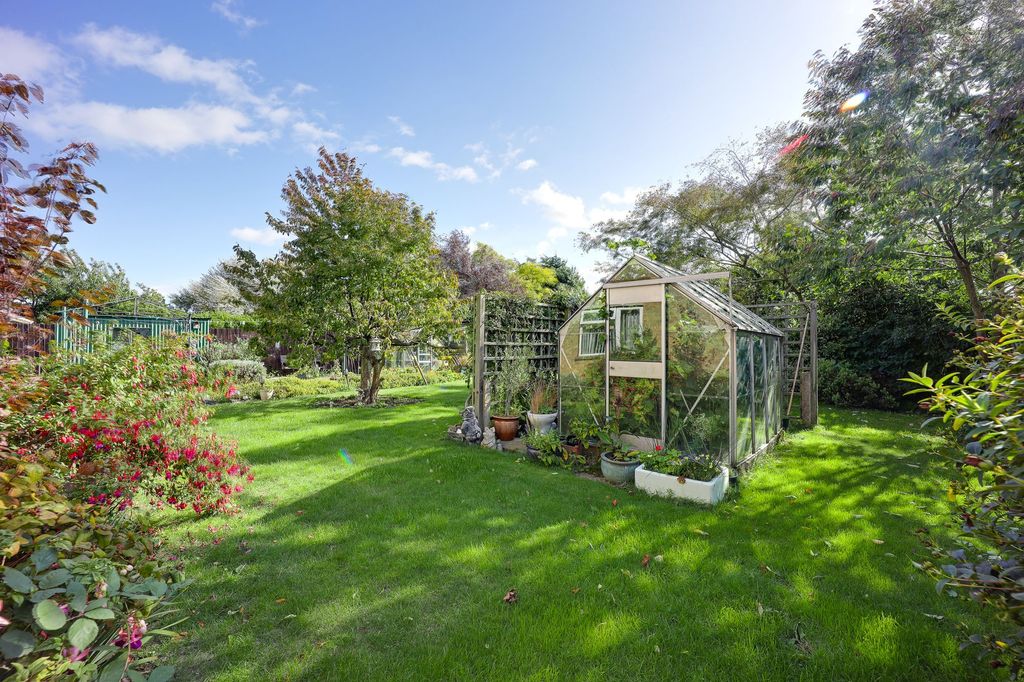 Property photo 3 of 23