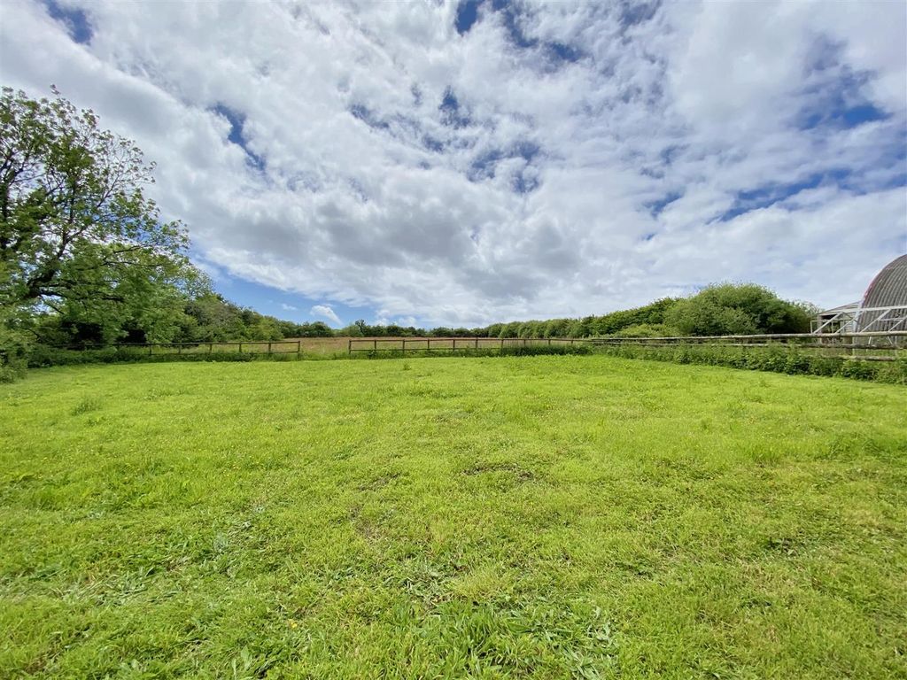 Property photo 2 of 36 5B1Fc0Bb-B413-4A2D-9D80-90Eafeb4Fe28.Jpg