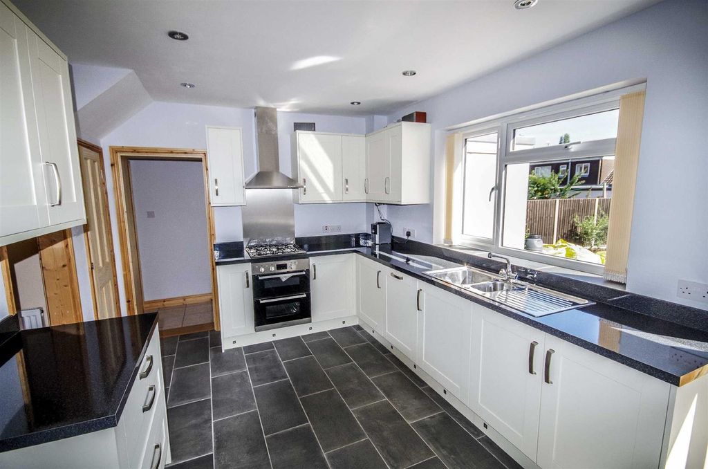 Property photo 3 of 11 4Fanoc1Ggfvskjx9Alpxpz3T7Rm.Jpg