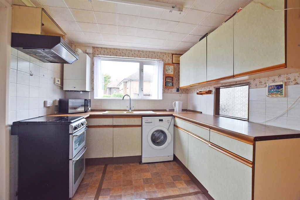 Property photo 2 of 14 Kitchen