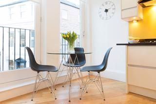 Property photo 1 of 6 Light And Airy Dining