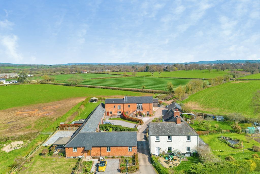 Property photo 2 of 31 Dji_0561