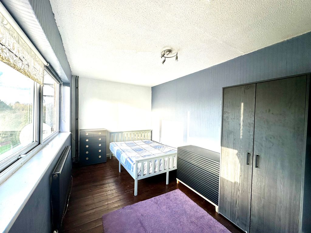 Property photo 2 of 3