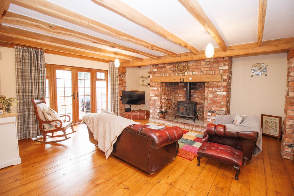 Property photo 2 of 11