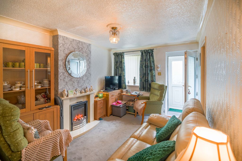 Property photo 2 of 16