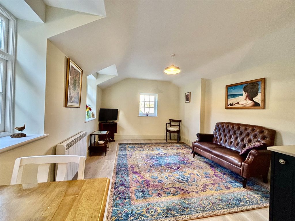 Property photo 2 of 8 Picture No. 27