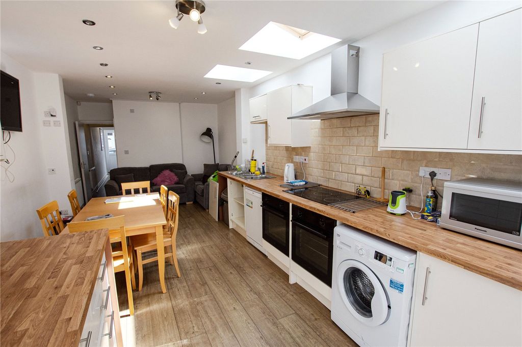 Property photo 3 of 13 Picture No. 12