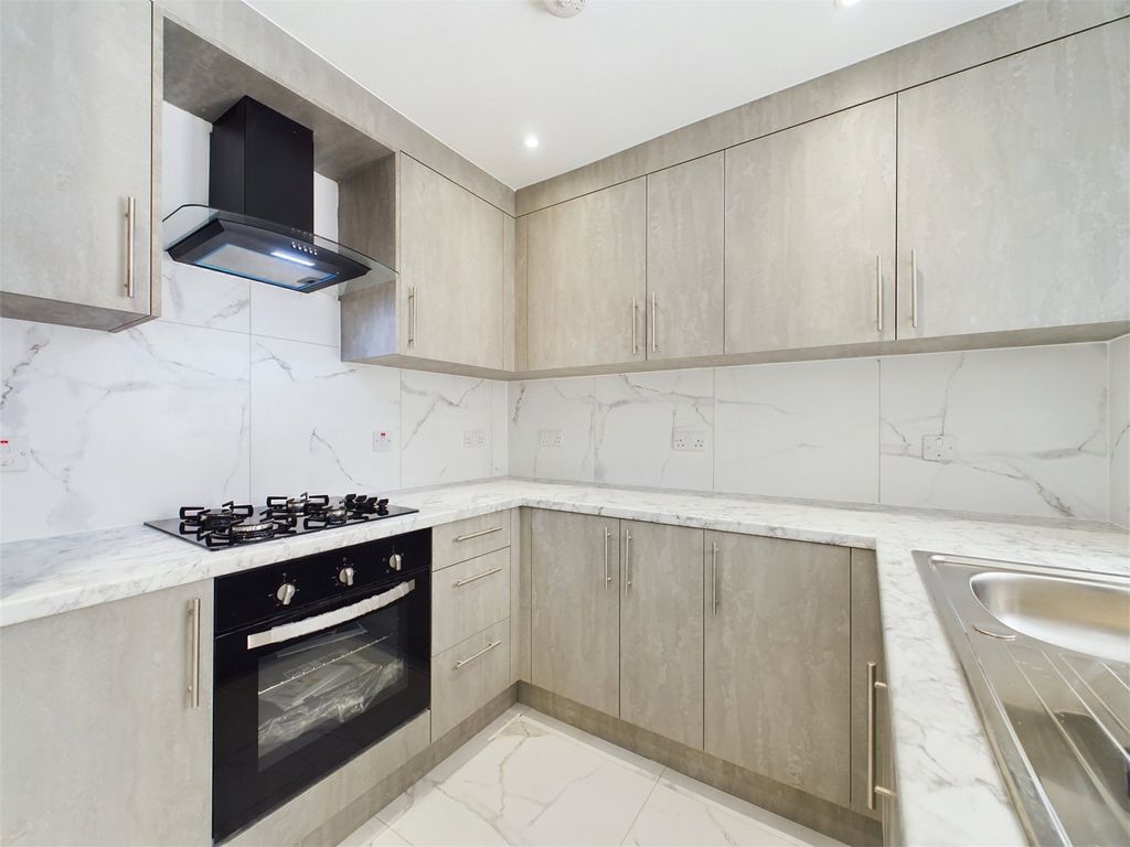 Property photo 2 of 11 Picture No. 33