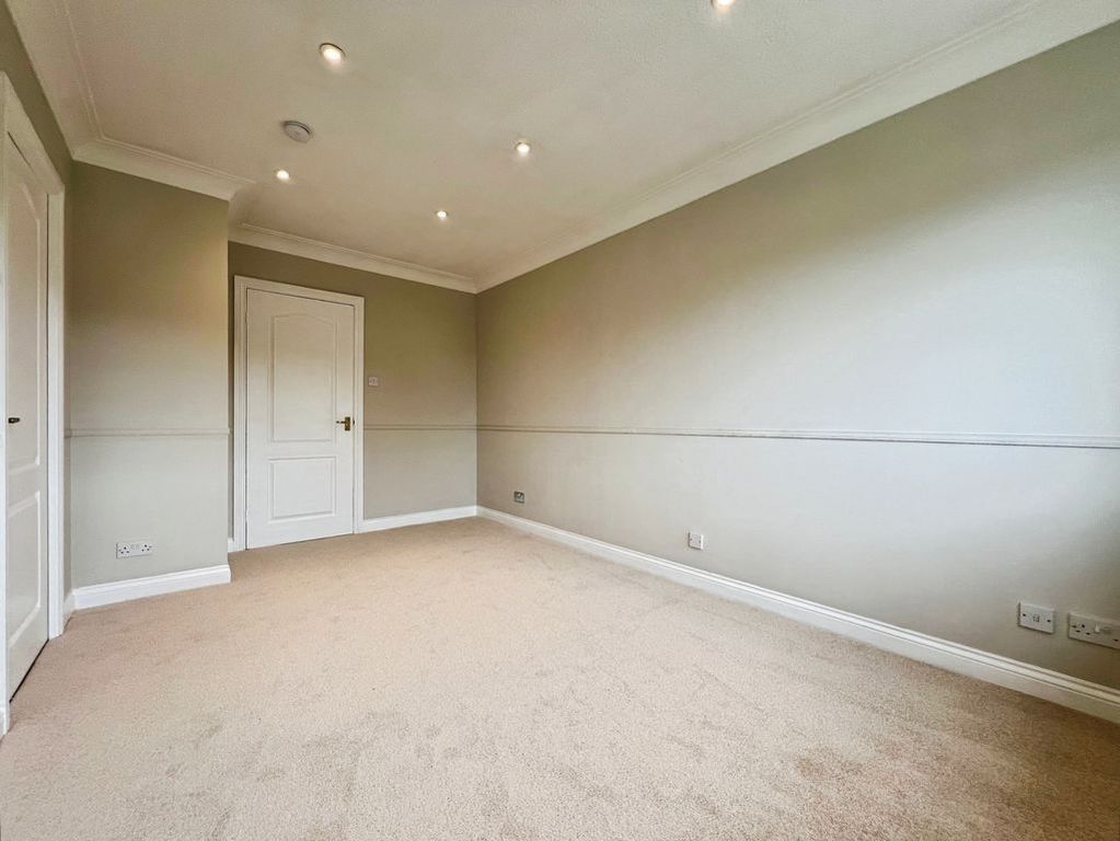 Property photo 3 of 14 Photo 12