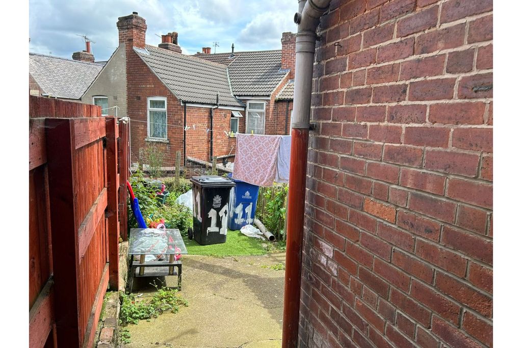 Property photo 2 of 22