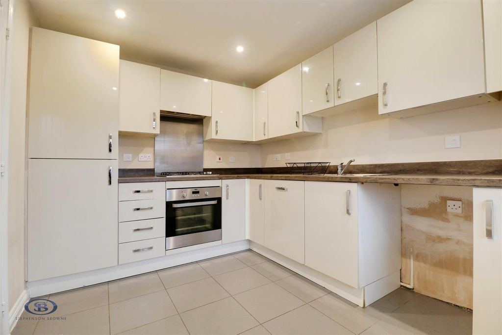 Property photo 2 of 16 652A6B23-Img_8726-Img_8728.Jpg