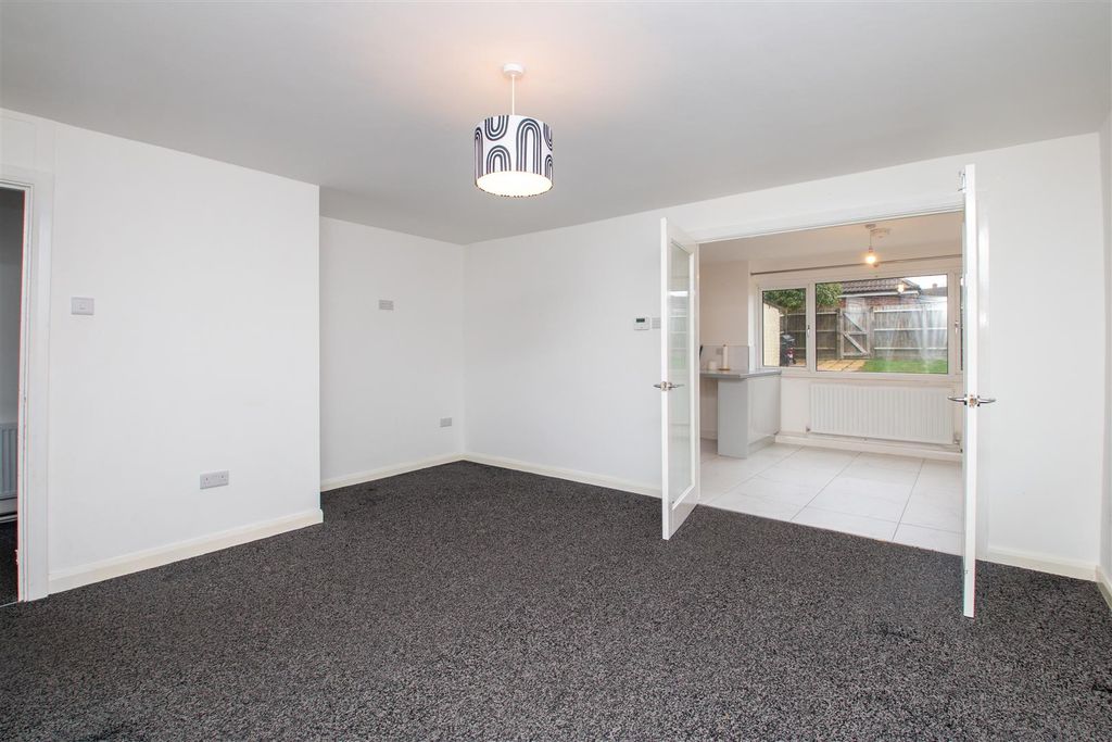 Property photo 3 of 12 Westmins_5.Jpg