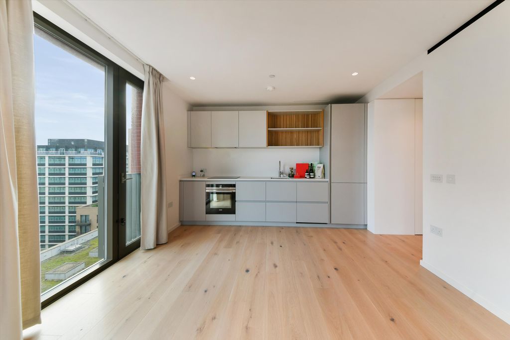 Property photo 3 of 12 Image