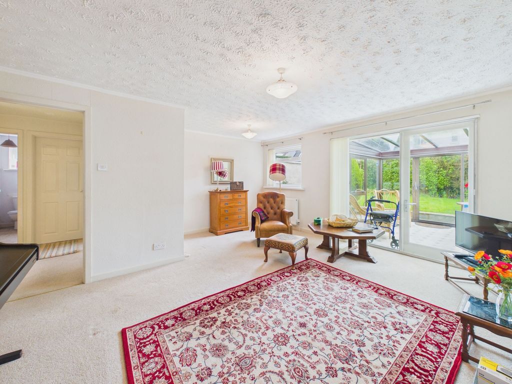 Property photo 2 of 25