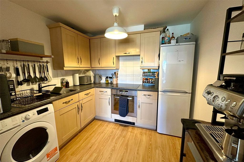 Property photo 3 of 9 Kitchen