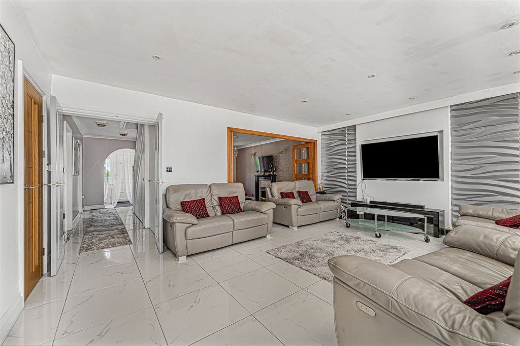 Property photo 3 of 30 Picture No. 36