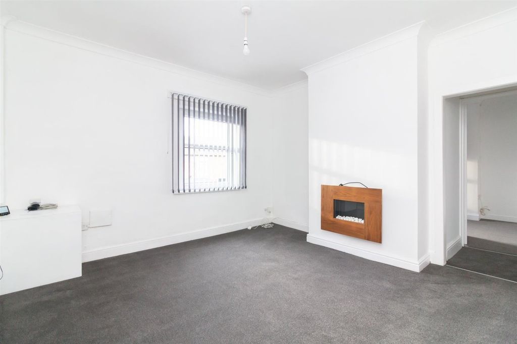 Property photo 3 of 7 Picture No. 08