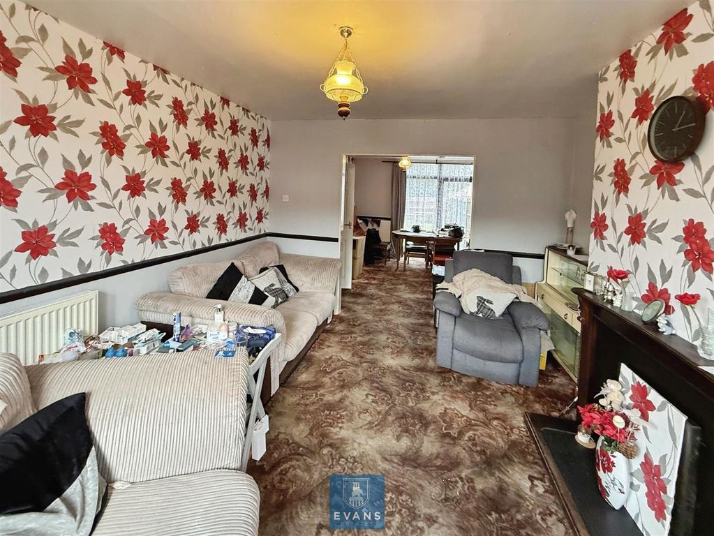 Property photo 2 of 10 Living Room